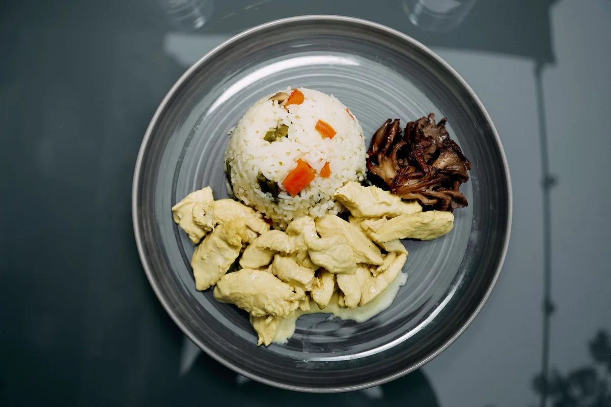 O Que Ninguém Te Conta Sobre Frango ao Molho de Mostarda Cremoso e Rápido