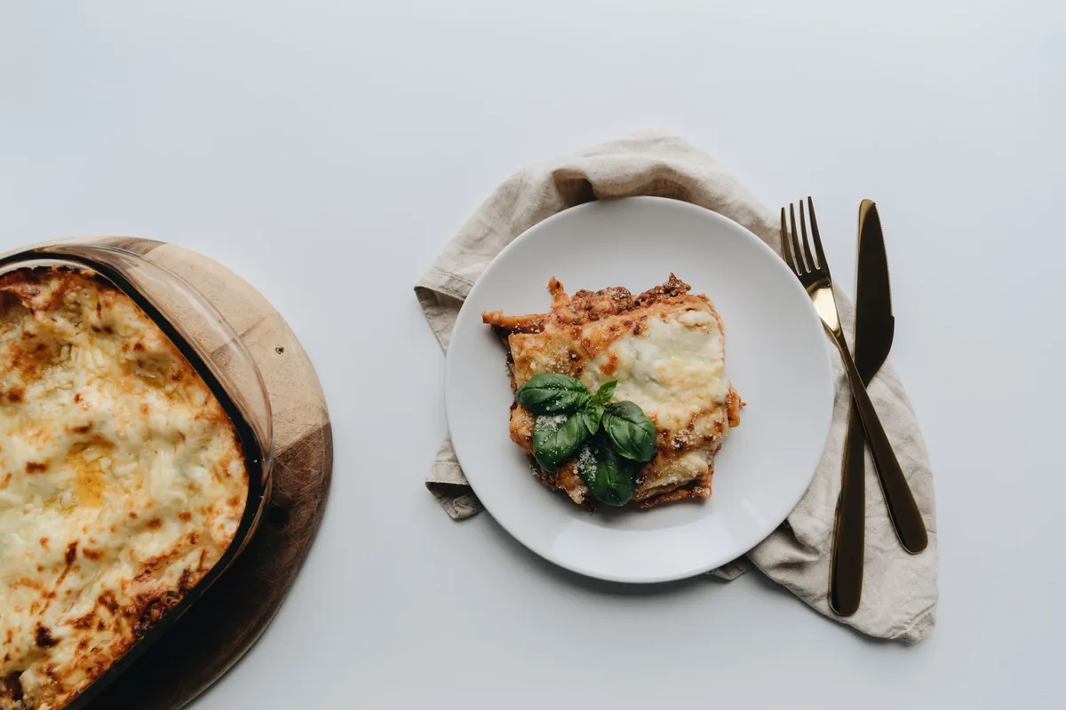 7 Etapas para a Lasanha de Frango Cremosa Simples Perfeita