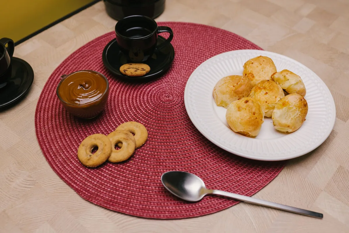 Receita pão de fermento com queijo e orégano — de colher ou sovado?