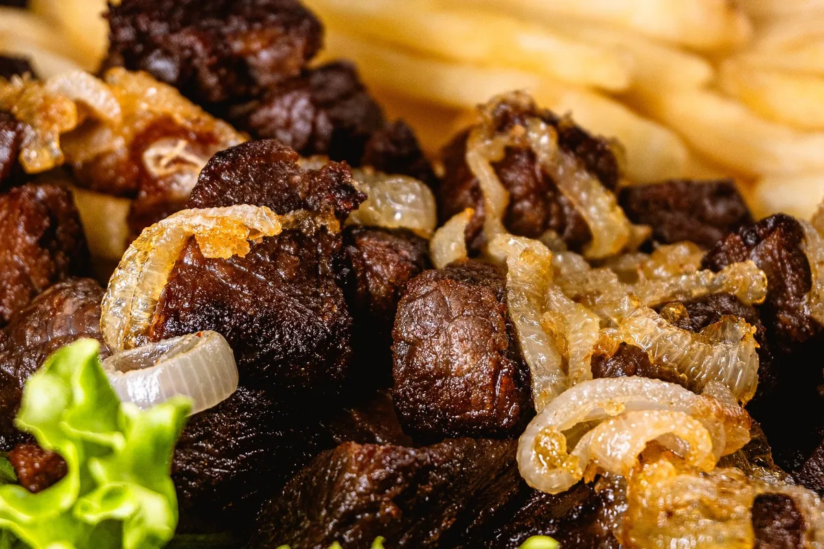 Como fazer preparo de carne com farinha frita crocante e suculenta?
